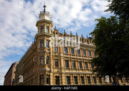 Elegante Jugendstil-Bauten säumen Esplanade Park in Helsinki, Finnland. Stockfoto