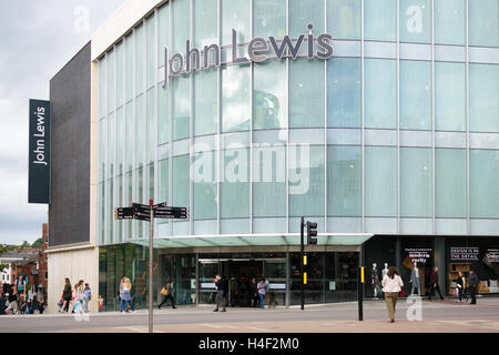 Exeter, Devon, England, UK - 28. September 2016: John Lewis Department Store Fassade an der High Street in Exeter. Stockfoto