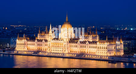 Das ungarische Parlamentsgebäude, auch bekannt als das Parlament der Budapest.One von Europas ältesten gesetzgebenden Gebäude. Stockfoto