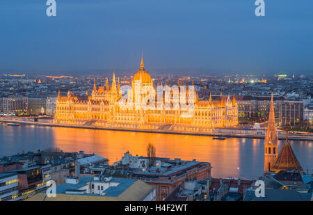 Das ungarische Parlamentsgebäude, auch bekannt als das Parlament der Budapest.One von Europas ältesten gesetzgebenden Gebäude. Stockfoto