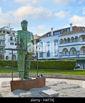 Die Statue von Dom Carlos i., König von Portugal, befindet sich im Hafen und mit Blick auf die Küste Stockfoto
