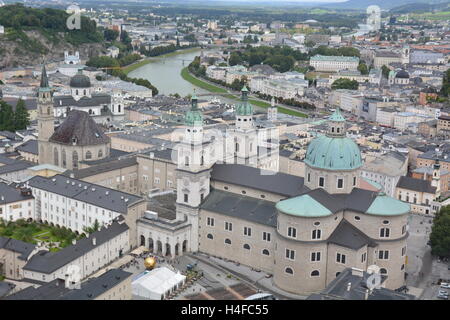 Salzburg, Österreich - 22. August 2016 - Antenne Salzburg von Fotress Hohensalzburg gesehen Stockfoto