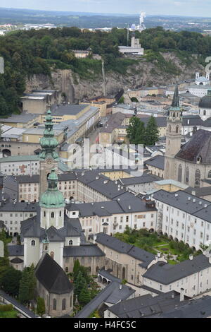 Salzburg, Österreich - 22. August 2016 - Antenne Salzburg von Fotress Hohensalzburg gesehen Stockfoto