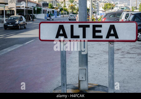 Blick auf ein Plakat im Dorf Altea, Alicante, Spanien Stockfoto