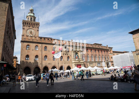 Rathaus in Piazza Maggiore Platz, Bologna, Italien, Europa Stockfoto