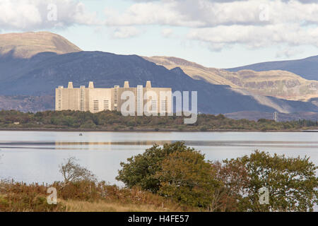 Die stillgelegten Trawsfynydd Nuclear Power Station, Snowdonia-Nationalpark, Gwynedd, Wales. Stockfoto