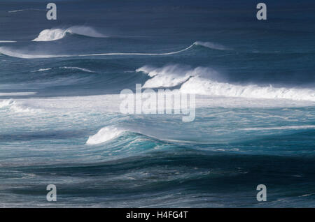 Überblick über große Wellen auf der North Shore von Oahu Hawaii Stockfoto