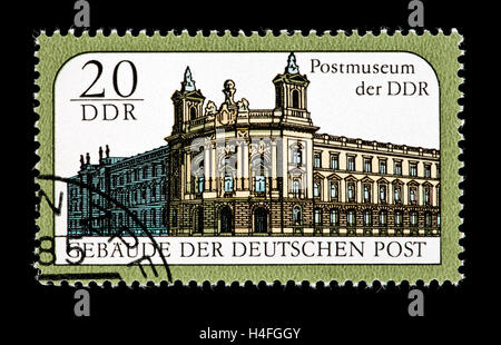 Briefmarke aus Ostdeutschland (DDR) Darstellung der DDR Postmuseum. Stockfoto