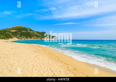 Idyllisches Paradies Capo Boi Strand und azurblaues Meer Wasser, Insel Sardinien, Italien Stockfoto