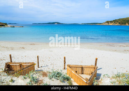 Leeren Sie idyllische Strand von Punta Molentis auf sonnigen Sommertag, Insel Sardinien, Italien Stockfoto