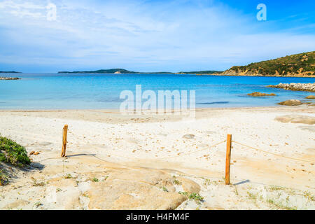 Leeren Sie idyllische Strand von Punta Molentis auf sonnigen Sommertag, Insel Sardinien, Italien Stockfoto