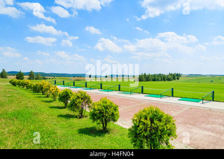 PACZULTOWICE GOLF CLUB, Polen - 9. August 2014: Golfplatz Green spielen in Paczultowice Ortschaft an sonnigen Sommertag, Polen. Golfen ist immer ein beliebter Sport bei wohlhabenden Menschen aus Krakau. Stockfoto