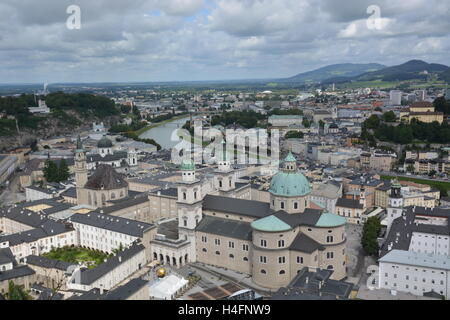 Salzburg, Österreich - 22. August 2016 - Antenne Salzburg von Fotress Hohensalzburg gesehen Stockfoto