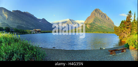 Swiftcurrent Lake im Glacier National Park im Sommer Stockfoto