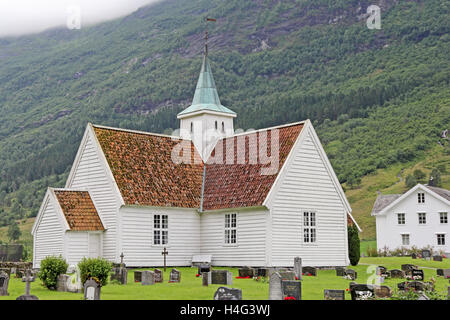 Die alte Stabkirche, Olden, Norwegen Stockfoto