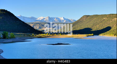 Morgen am Bergsee in Colorado Laub Saison Stockfoto