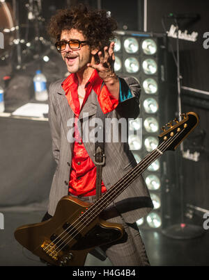 Frankie Poullain von The Darkness im The Regency Ballroom in San Francico Blast of Our Kind Tour durchführen. Stockfoto