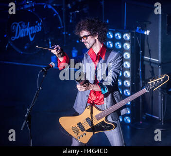 Frankie Poullain von The Darkness im The Regency Ballroom in San Francico Blast of Our Kind Tour durchführen. Stockfoto