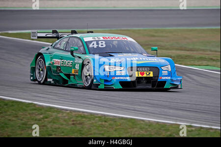 Hockenheim, Deutschland. 16. Oktober 2016. Der italienische Rennfahrer Edoardo Mortara (Audi) fährt auf der Rennstrecke während des freien Trainings für das zweite Rennen der Deutschen Tourenwagen Masters am Hockenheimring in Hockenheim, Deutschland, 16. Oktober 2016. Foto: RONALD WITTEK/Dpa/Alamy Live News Stockfoto