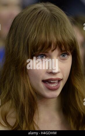 New York, NY, USA. 14. Oktober 2016. Makenzie Leigh im Ankunftsbereich für BILLY LYNN LONG WALK Halbzeit Premiere beim 54. New York Film Festival, AMC Loews Lincoln Square, New York, NY 14. Oktober 2016. © Kristin Callahan/Everett Collection/Alamy Live-Nachrichten Stockfoto