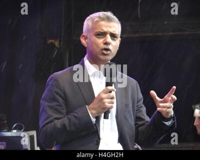 London, UK. 16. Oktober 2016. Diwali-fest auf dem Trafalgar Square, London, UK-Credit: Nastja M/Alamy Live News Stockfoto