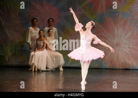 Pasay, Philippinen. 15. Oktober 2016. Die Sugar Plum Fairy © George Buid/Pacific Press/Alamy Live-Nachrichten Stockfoto