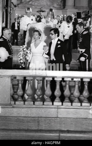 Prinzessin CHRISTINA und Tord Magnusson verläßt die Kirche am Stockholmer Schloss nach Trauung 1974 Stockfoto