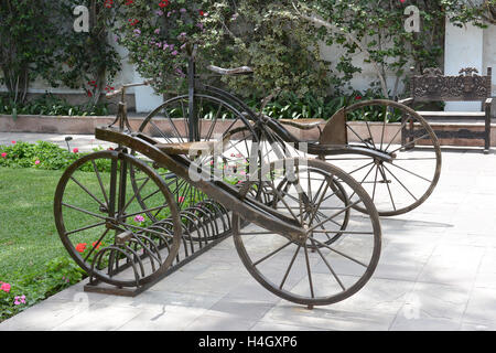 BARRANCO, PERU - 18. Oktober 2015: Pedro de Osma Museum Fahrrad Skulpturen. Eröffnung im Jahr 1988 das Museum am Stadtrand von Lima, Stockfoto