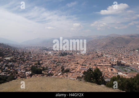 Landschaftsbild von Cusco, Peru aus Spitze Saksaywaman Stockfoto