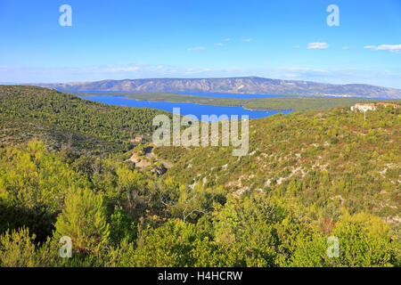 Blick ins Tal von Selca über auf der Insel Brac, Insel Hvar Kroatien, Dalmatien, dalmatinische Küste, Europa. Stockfoto