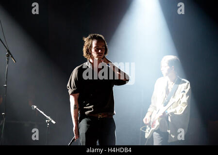 BARCELONA - 25 Mai: Iceage (Punk-Rock-Band) führt in Apolo Stadium Primavera Sound Festival 2015 (PS15). Stockfoto