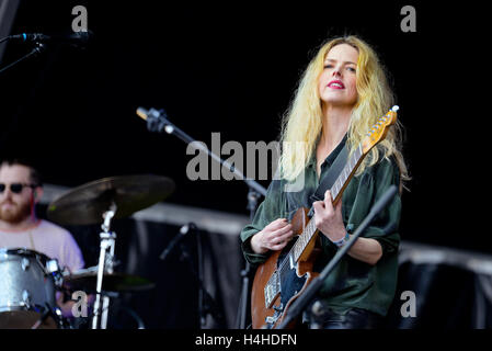 BARCELONA - 27 Mai: Christina Rosenvinge (Singer und Songwriter) führt bei Primavera Sound Festival 2015, ATP-Bühne. Stockfoto