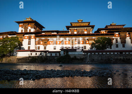 Punakha Dzong, eine riesige Festung Kloster und Verwaltungsgebäude in Bhutan Stockfoto