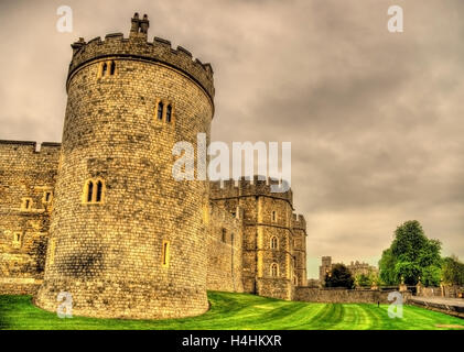 Türme von Windsor Castle in der Nähe von London, England Stockfoto