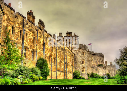 Mauern von Schloss Windsor in der Nähe von London, England Stockfoto