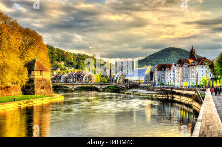 Ansicht von Besancon über den Fluss Doubs - Frankreich Stockfoto