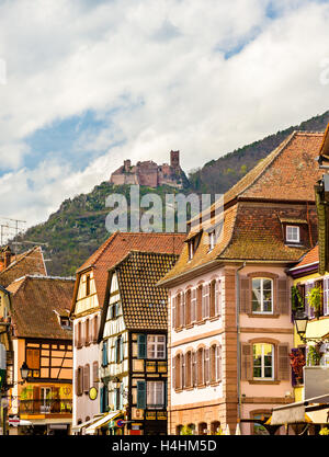 Chateau de Saint-Ulrich aus Ribeauvillé - Frankreich Stockfoto