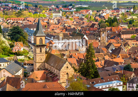 Blick von der Kirche Saint Gregoire in Ribeauvillé - Frankreich, Al Stockfoto