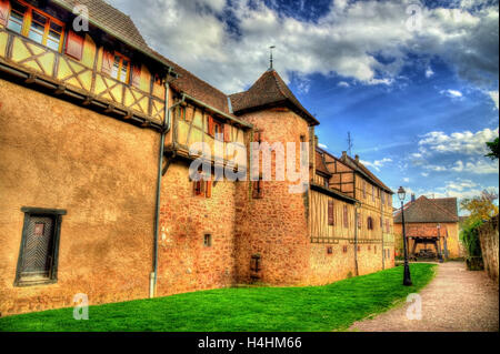 Stadtmauer von Riquewihr - Elsass, Frankreich Stockfoto