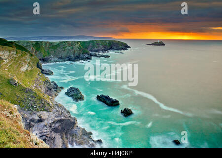 Godrevy; Sonnenuntergang; von Navax Punkt; Cornwall; UK Stockfoto
