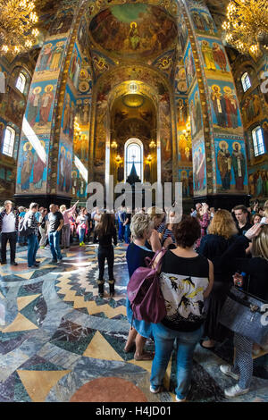 ST. PETERSBURG, Russland - 14. Juli 2016: Innenraum der Kirche des Retters auf Blut. Architektonische Wahrzeichen und Denkmal t Stockfoto