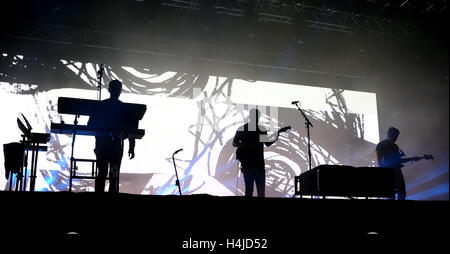 BARCELONA - 29 Mai: Alt-J (alternative-Indie-Band) führt auf Primavera Sound Festival 2015 am 29. Mai 2015 in Barcelona, Spanien Stockfoto