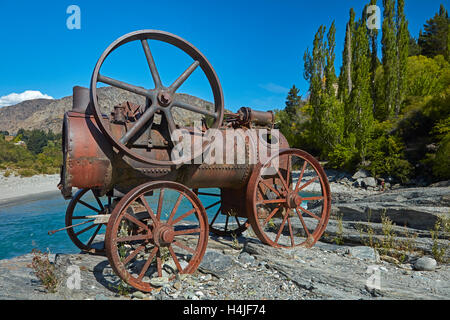 Historisches Relikt aus der Gold Rush, Shotover River, Queenstown, Otago, Südinsel, Neuseeland Stockfoto