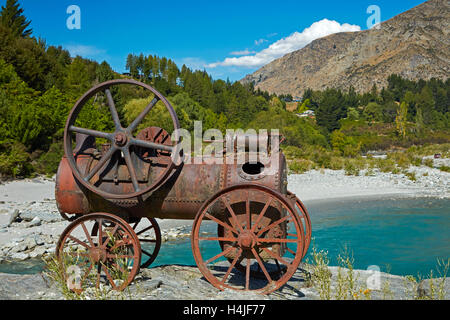 Historisches Relikt aus der Gold Rush, Shotover River, Queenstown, Otago, Südinsel, Neuseeland Stockfoto