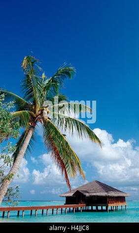 Wasser-Bungalow auf maledivische Insel, Indischer Ozean, Malediven Stockfoto