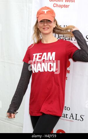 Los Angeles, CA, USA. 16. Oktober 2016. Renee Zellweger in Anwesenheit für 2016 Los Angeles County zu Fuß nach Niederlage ALS, Exposition Park, Los Angeles, CA 16. Oktober 2016. Bildnachweis: Priscilla Grant/Everett Collection/Alamy Live-Nachrichten Stockfoto