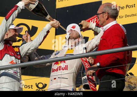 Hockenheim, Deutschland. 16. Oktober 2016. 53 Jamie Green (GBR, Audi Sport Team Rosberg, Audi RS5 DTM), 11 Marco Wittmann (DEU, BMW Team RMG BMW M4 DTM), Harry Unflath (Abt Sportsline), DTM-2016, Runde 9, Rennen 2, Hockenheimring (DEU), 14. -16. Oktober 2016 © Dpa/Alamy Live-Nachrichten Stockfoto