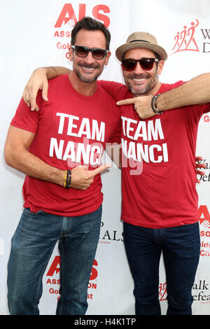 Los Angeles, Ca, USA. 16. Oktober 2016. Lawrence Zarian, Gregory Zarian ALS Verein goldenen Westen Kapitel Los Angeles County Spaziergang zu besiegen ALS im Exposition Park in Los Angeles, CA am 16. Oktober 2016. © David Edwards/Medien Punch/Alamy Live-Nachrichten Stockfoto