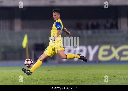 Verona, Italien. 16. Oktober 2016. Roberto Inglese (Chievo) Fußball: Italienische "Serie A" match zwischen Chievo Verona 1-3 AC Milan im Stadio Marc'Antonio Bentegodi in Verona, Italien. © Maurizio Borsari/AFLO/Alamy Live-Nachrichten Stockfoto