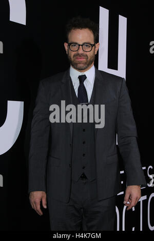 Los Angeles, Ca, USA. 17. Oktober 2016. Paul Adelstein besucht die Premiere von Hulu "Chance" Harmony Gold Theatre am 17. Oktober 2016 in Los Angeles, Kalifornien. (Credit: Parisa Afsahi/Media-Punch). / Alamy Live News Stockfoto